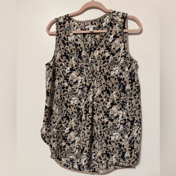 Dana Buchman Tops - Dana Buchman sleeveless Tunic, M